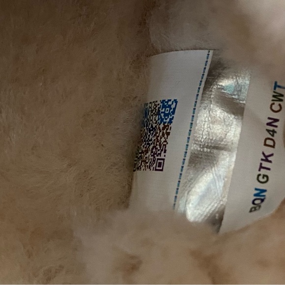 UGG Funkette Slippers Chestnut New without Box - Picture 7 of 11